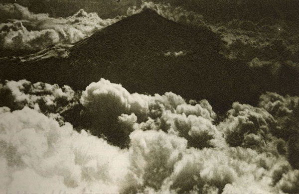 El Teide entre nubes